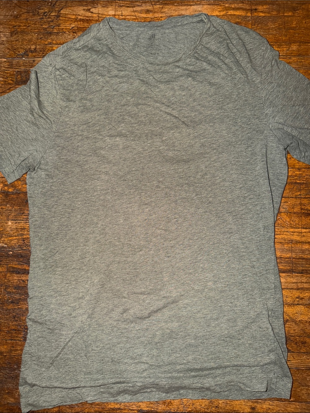 3/$15. H&M tee M